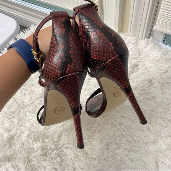MICHAEL Michael Kors Purple Brandy Ava Snakeskin Leather Sandals Size: US 9.5M - Picture 6 of 10